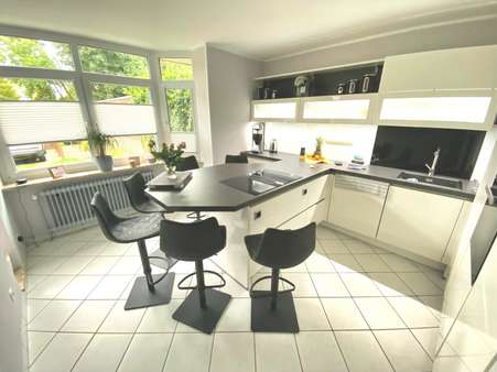 Innovative Ideen machen die Küche zu einem Schmuckstück - Reihenmittelhaus in 26389 Wilhelmshaven mit 138m² günstig kaufen