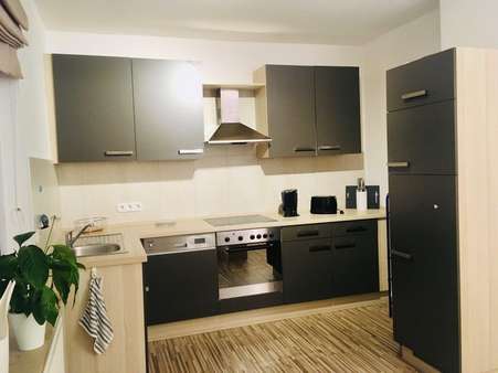 Moderne Einbauküche mit Edelstahlgeräten - Mehrfamilienhaus in 26382 Wilhelmshaven mit 291m² als Kapitalanlage kaufen