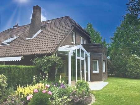 Wintergarten, Erker, Balkon und Terrasse. Hier bleiben keine Wünsche offen - Einfamilienhaus in 26389 Wilhelmshaven mit 178m² kaufen