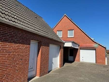 Zugang Lager - Garage - Bürohaus in 26532 Großheide mit 72m² kaufen