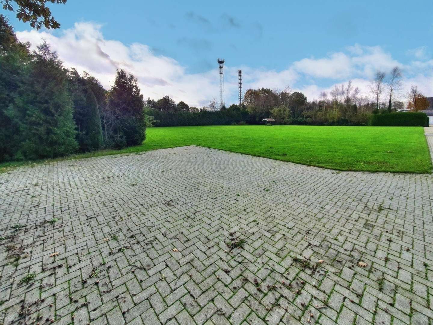 Zuwegung Vorplatz