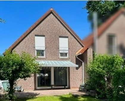 Blick aus dem Garten Blick aus dem Garten - Doppelhaushälfte in 26506 Norden mit 90m² kaufen