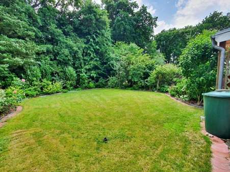 Blick in den Garten Blick in den Garten - Doppelhaushälfte in 26605 Aurich mit 91m² kaufen
