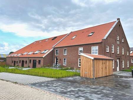 Seitenansicht Wohnungen 3 - 4 und 9 - 12 Seitenansicht Wohnungen 3 - 4 und 9 - 12 - Etagenwohnung in 26736 Krummhörn mit 79m² kaufen