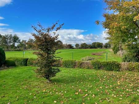Garten mit Blick ins Grüne - Einfamilienhaus in 26605 Aurich mit 110m² kaufen