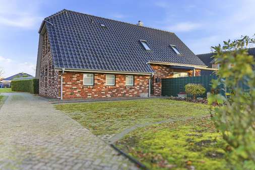 Außenansicht - Einfamilienhaus in 26605 Aurich mit 161m² kaufen