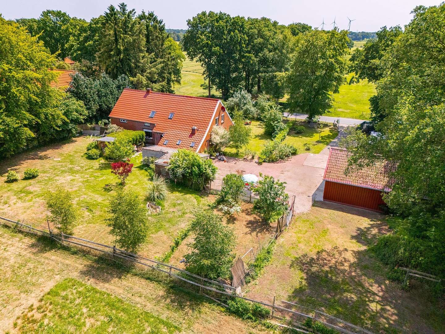 Außenansicht - Einfamilienhaus in 26629 Großefehn mit 253m² kaufen