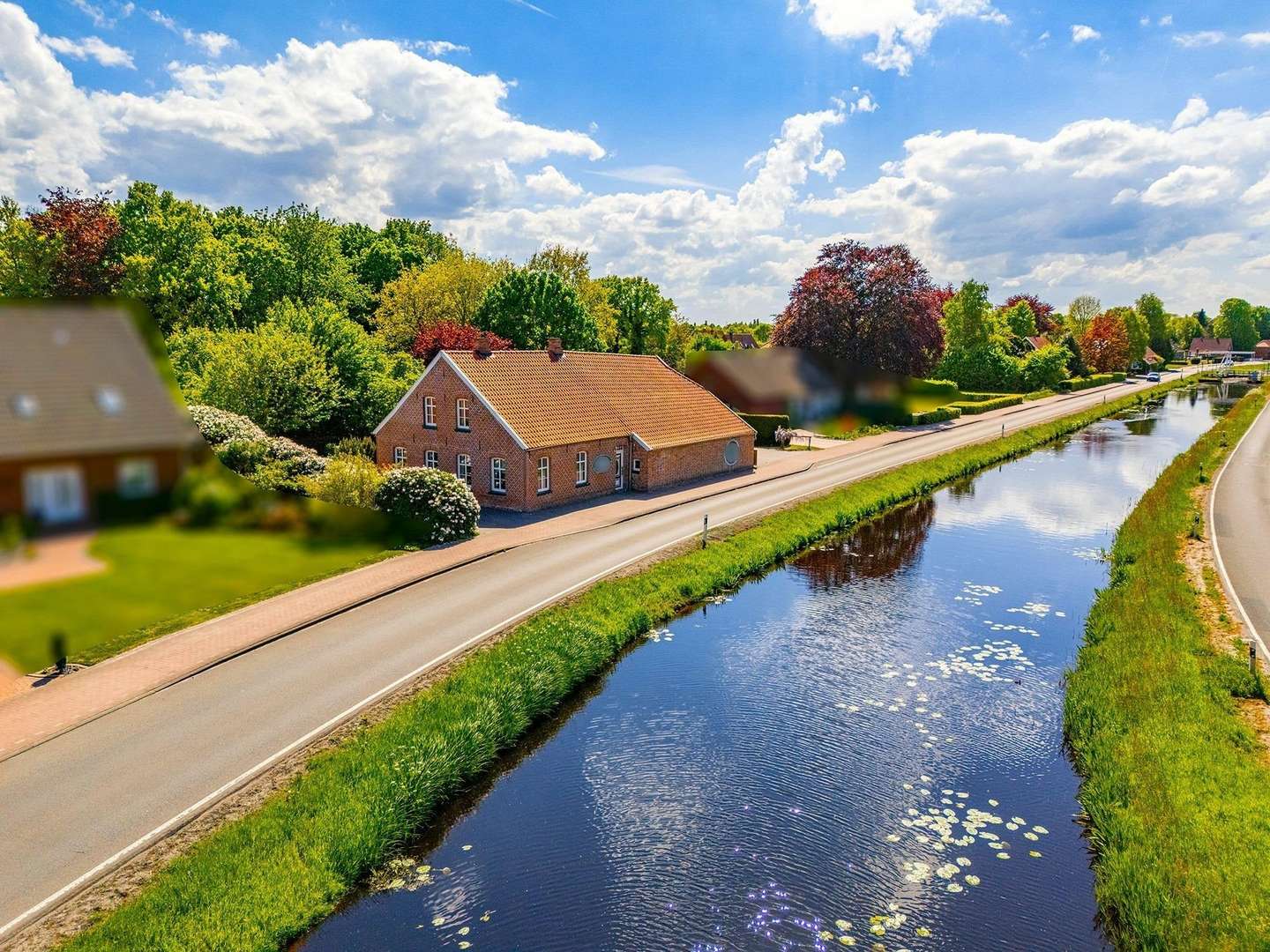 Über den Kanal - Einfamilienhaus in 26629 Großefehn mit 146m² kaufen