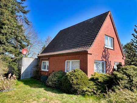 Außenansicht - Einfamilienhaus in 26529 Upgant-Schott mit 92m² kaufen