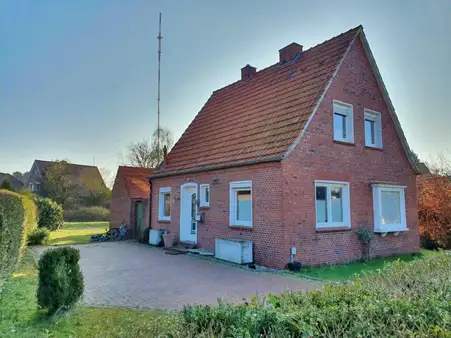 Baugrundstück mit Abrisshaus in Aurich-Popens - 
Platz für mehrere Einheiten! 