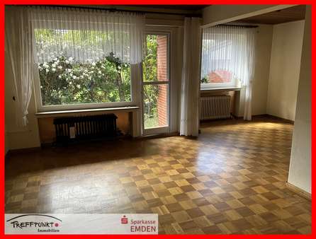 Wohn-/ Esszimmer mit Ausgang zur Terrasse - Reihenmittelhaus in 26721 Emden mit 104m² kaufen