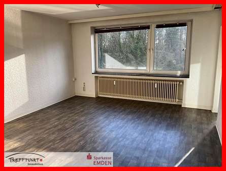 Wohnzimmer - Etagenwohnung in 26721 Emden mit 86m² kaufen