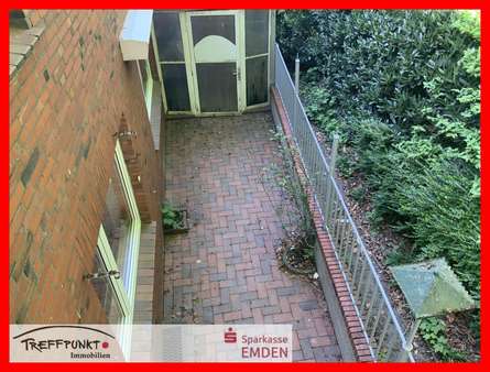 Blick Hinterhof - Doppelhaushälfte in 26721 Emden mit 125m² kaufen