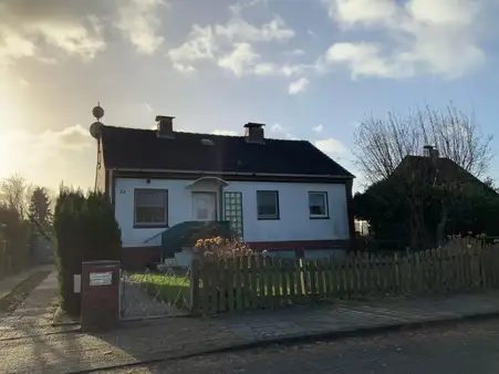 Kleines Einfamilienhaus in ruhiger Siedlungslage