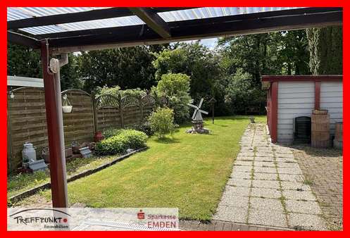 Blick in den Garten - Reihenendhaus in 26721 Emden mit 82m² kaufen