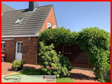 Nebeneingang an der Terrasse - Doppelhaushälfte in 26725 Emden mit 75m² kaufen
