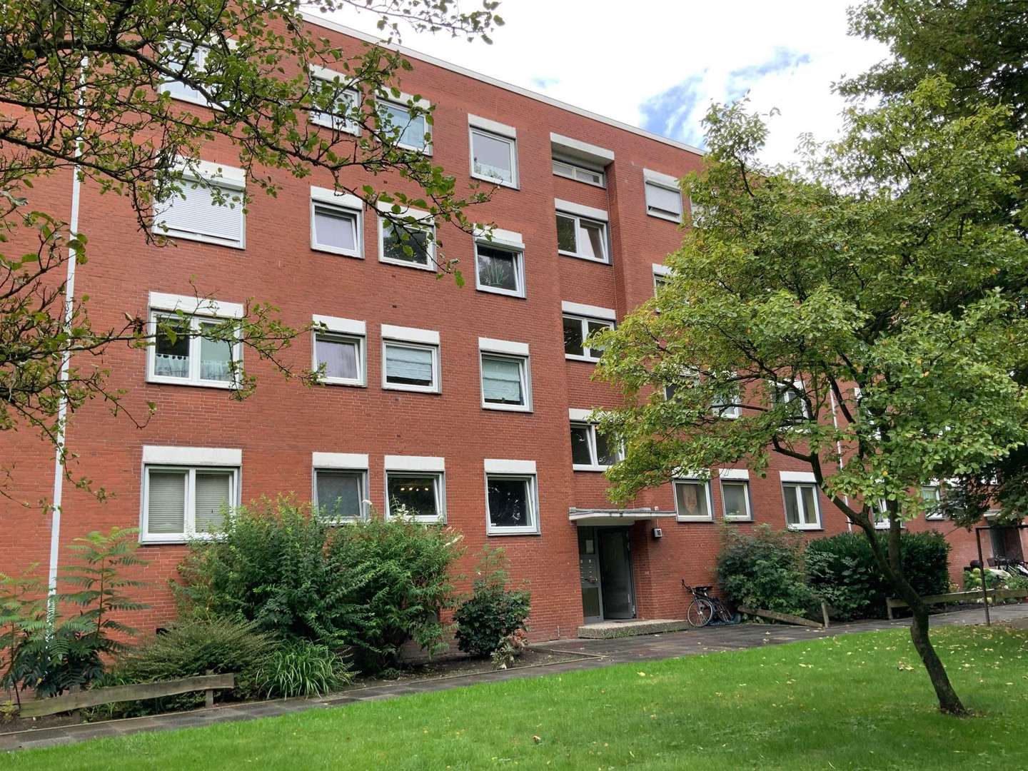 Titelbild - Etagenwohnung in 26723 Emden mit 98m² als Kapitalanlage günstig kaufen