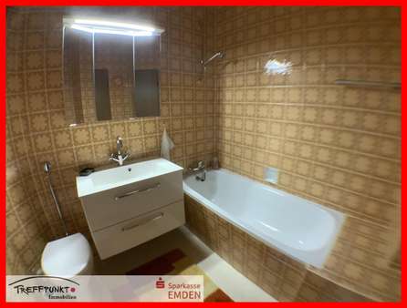 Badezimmer im Obergeschoss - Reihenmittelhaus in 26725 Emden mit 80m² kaufen