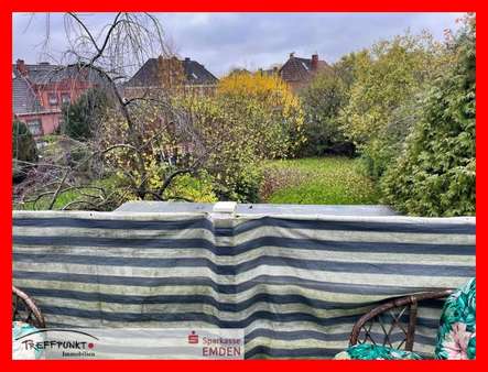Blick Garten vom Balkon - Reihenmittelhaus in 26725 Emden mit 93m² günstig kaufen