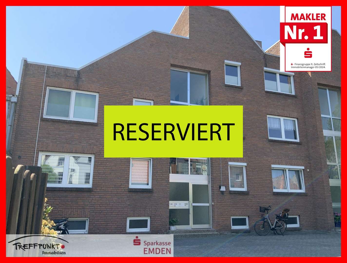Ansicht zum Innenhof mit Eingang - Etagenwohnung in 26725 Emden mit 77m² kaufen