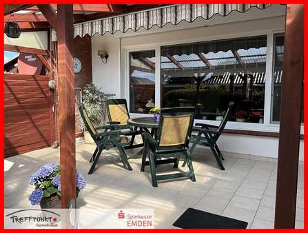 Überdachter Terrassenbereich - Bungalow in 26721 Emden mit 150m² kaufen