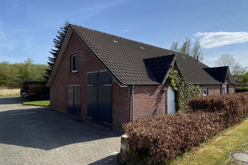 Doppelhaus 13A Doppelhaus 13A - Mehrfamilienhaus in 26409 Wittmund mit 330m² kaufen