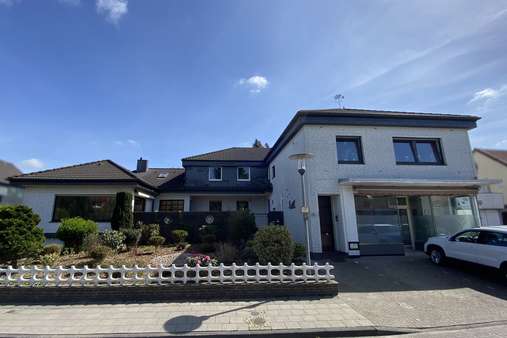 Frontansicht - Mehrfamilienhaus in 26409 Wittmund mit 400m² kaufen
