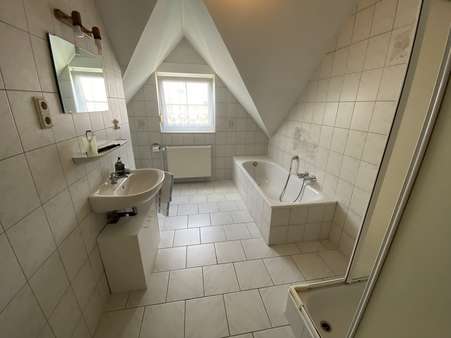 Badezimmer - Einfamilienhaus in 26409 Wittmund mit 90m² kaufen