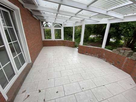 Überdachte Terrasse - Einfamilienhaus in 26409 Wittmund mit 130m² kaufen