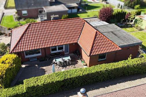 Seitenansicht - Bungalow in 26831 Bunde mit 110m² kaufen