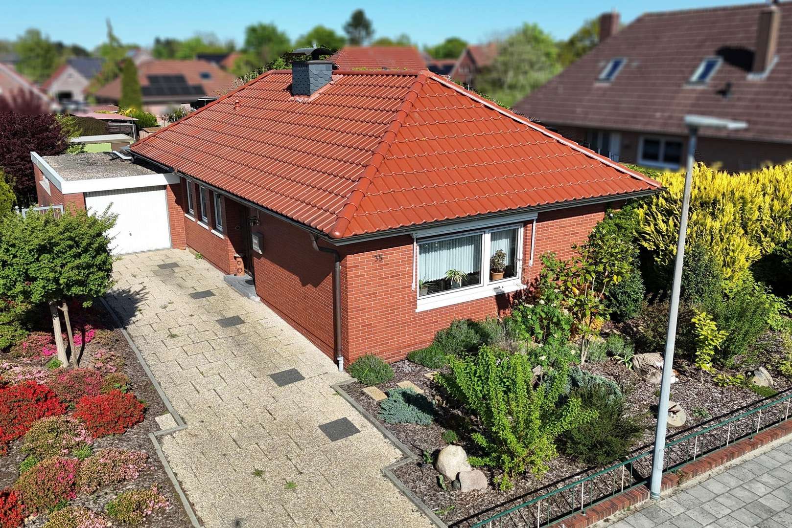 Straßenfront - Bungalow in 26831 Bunde mit 110m² kaufen