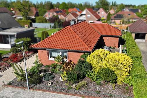 Straßenfront - Bungalow in 26831 Bunde mit 110m² kaufen