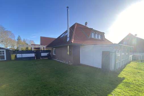 Rückansicht - Bungalow in 26409 Wittmund mit 130m² kaufen