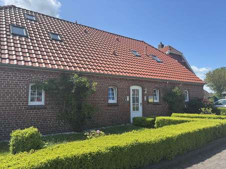 Vorderansicht - Dachgeschosswohnung in 26409 Wittmund mit 43m² kaufen