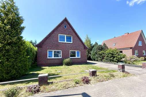 Frontansicht Frontansicht - Einfamilienhaus in 26789 Leer mit 105m² kaufen