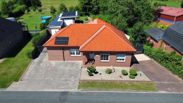 Vogelperspektive Vogelperspektive - Bungalow in 26817 Rhauderfehn mit 151m² kaufen