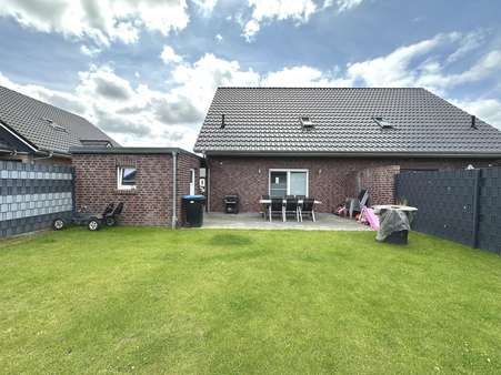 Garten und Terrasse - Doppelhaushälfte in 26802 Moormerland mit 117m² kaufen