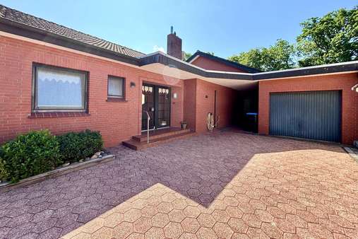 Auffahrt - Einfamilienhaus in 26810 Westoverledingen mit 180m² kaufen