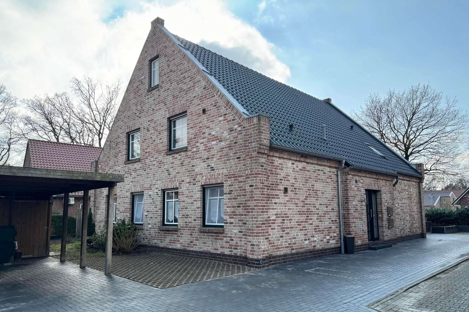 Vorderansicht - Zweifamilienhaus in 26835 Hesel mit 251m² kaufen