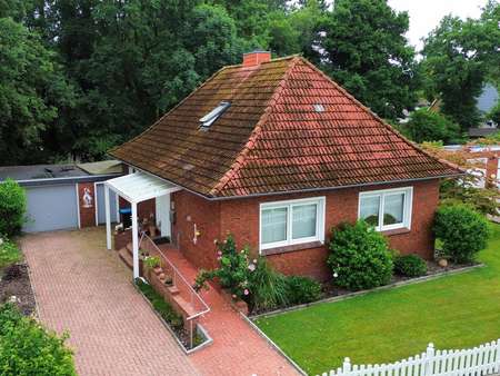 Vogelperspektive Vogelperspektive - Bungalow in 26817 Rhauderfehn mit 81m² kaufen