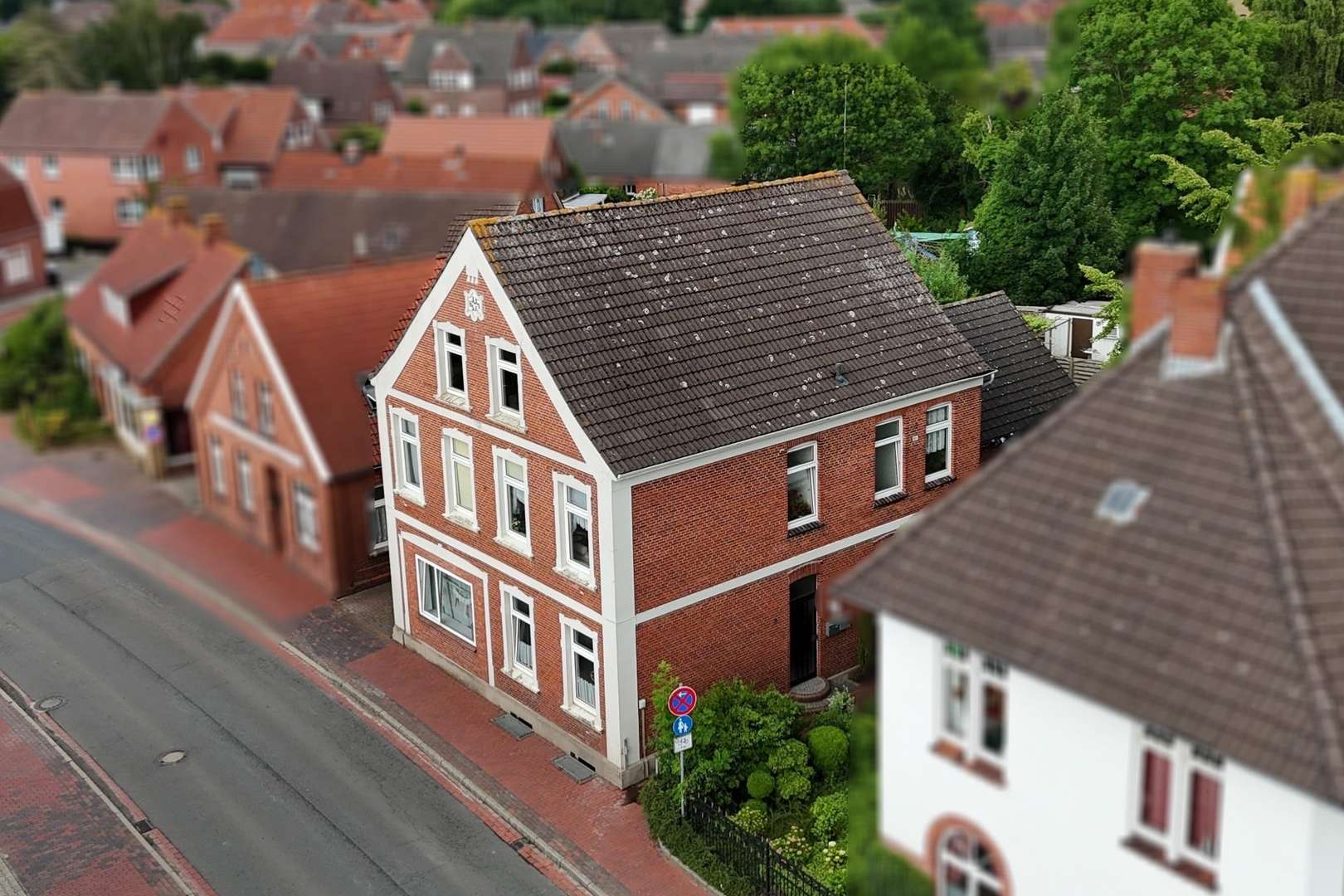 Frontansicht Frontansicht - Zweifamilienhaus in 26826 Weener mit 220m² als Kapitalanlage kaufen