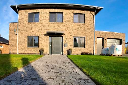 Straßenfront - Zwangsversteigerung Einfamilienhaus in 26831 Bunde mit 192m² kaufen