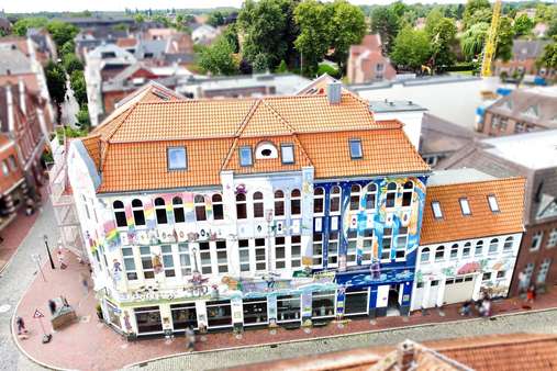 Vogelperspektive Vogelperspektive - Mehrfamilienhaus in 26789 Leer mit 633m² kaufen