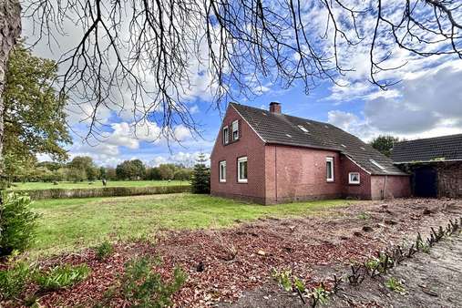 Frontansicht Frontansicht - Einfamilienhaus in 26789 Leer mit 115m² kaufen