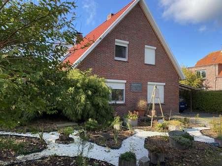 Schicker Vorgarten - Einfamilienhaus in 26409 Wittmund mit 120m² kaufen