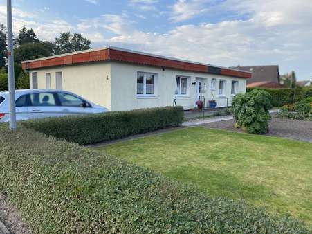 Frontansicht Frontansicht - Zwangsversteigerung Einfamilienhaus in 26409 Wittmund mit 150m² kaufen