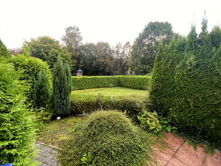Terrasse und Garten Terrasse und Garten - Zwangsversteigerung Einfamilienhaus in 26409 Wittmund mit 150m² kaufen