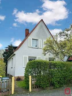 Straßenansicht - Einfamilienhaus in 68305 Mannheim / Gartenstadt mit 108m² kaufen