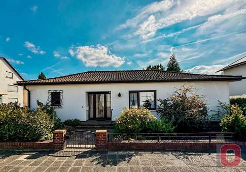Strassenansicht1 - Bungalow in 68519 Viernheim mit 165m² kaufen