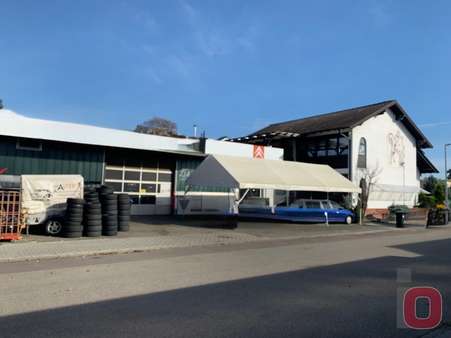 Ansicht mit Gewerbe Ansicht mit Gewerbe - Mehrfamilienhaus in 68519 Viernheim mit 310m² kaufen